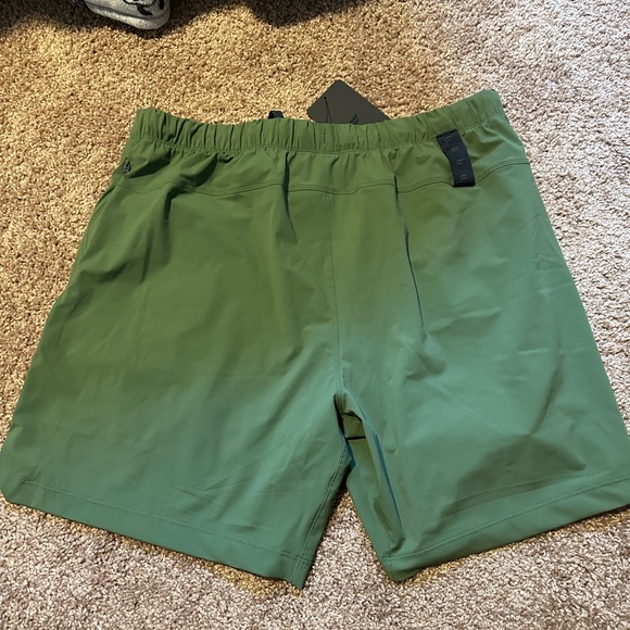 FABLETICS “THE ONE 7 “ SHORTS WOMEN NWT - Picture 4 of 4